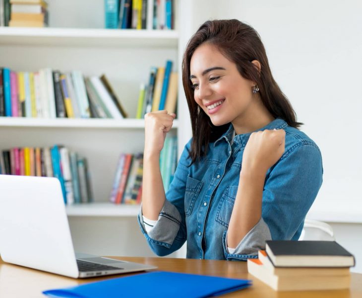 6 consejos esenciales para los estudiantes que toman cursos en línea este otoño