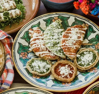 Tlacoyos comida mexicana